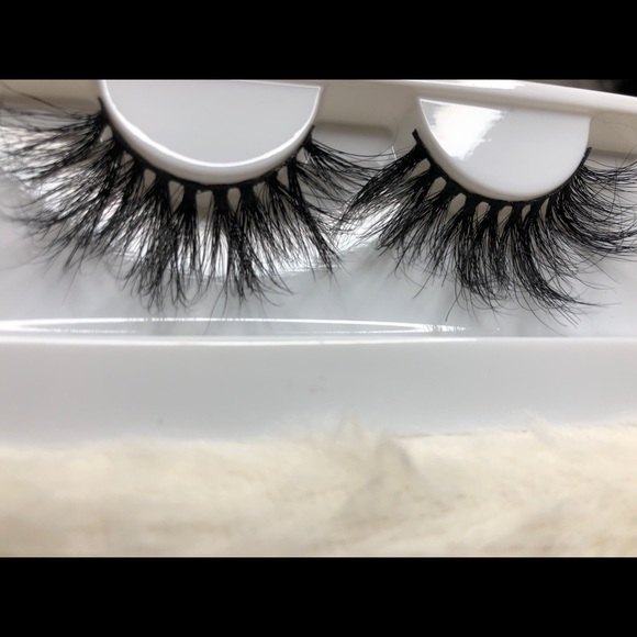 25mm cruelty free mink lashes - Picture 2 of 2